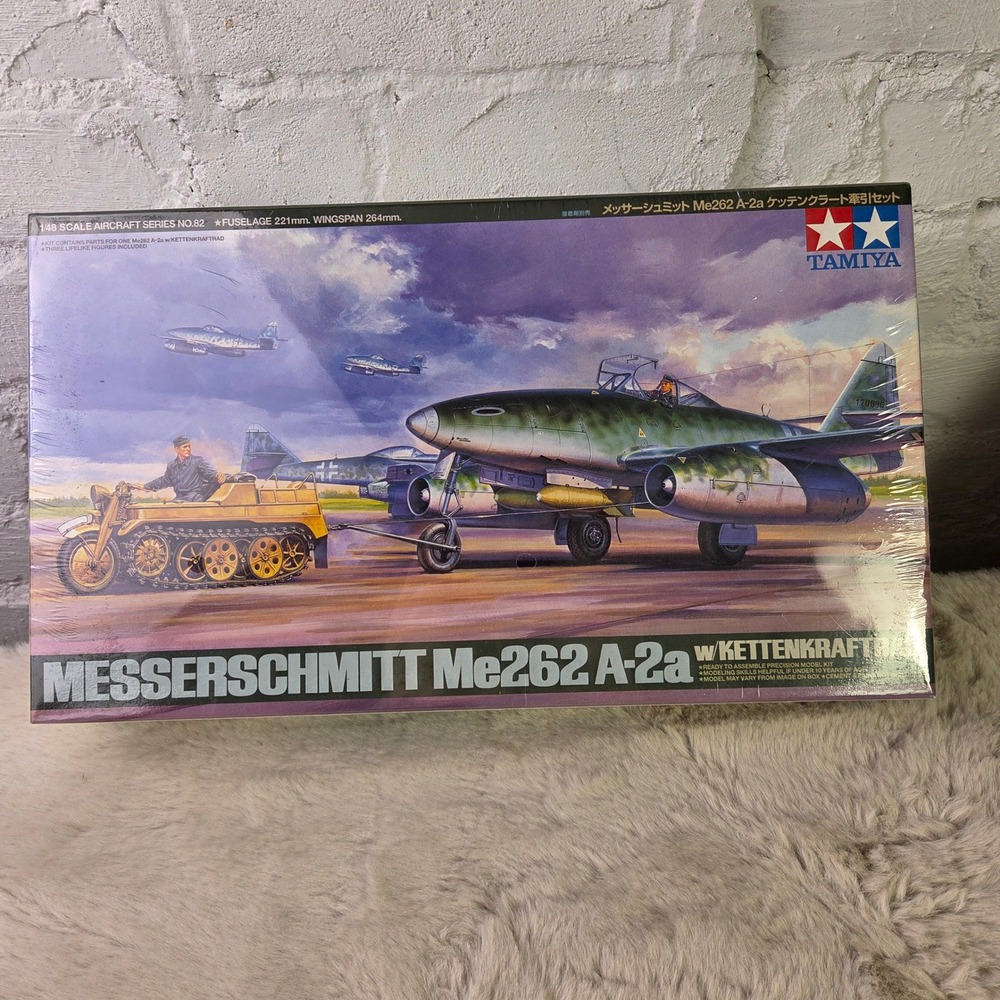 Tamiya 1/48 Messerschmitt Me262 A-2a w/ Kettenkraftrad Model Kit 61082